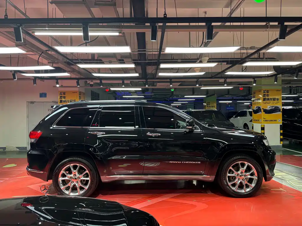 Jeep Grand Cherokee (Import) — миниатюра 4