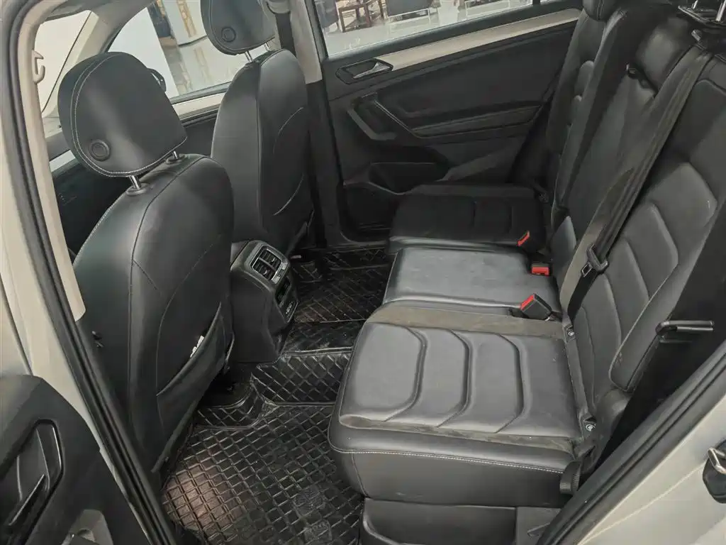 Volkswagen Tiguan L — миниатюра 10