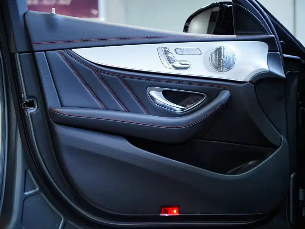 Mercedes-Benz E-Class AMG — миниатюра 14