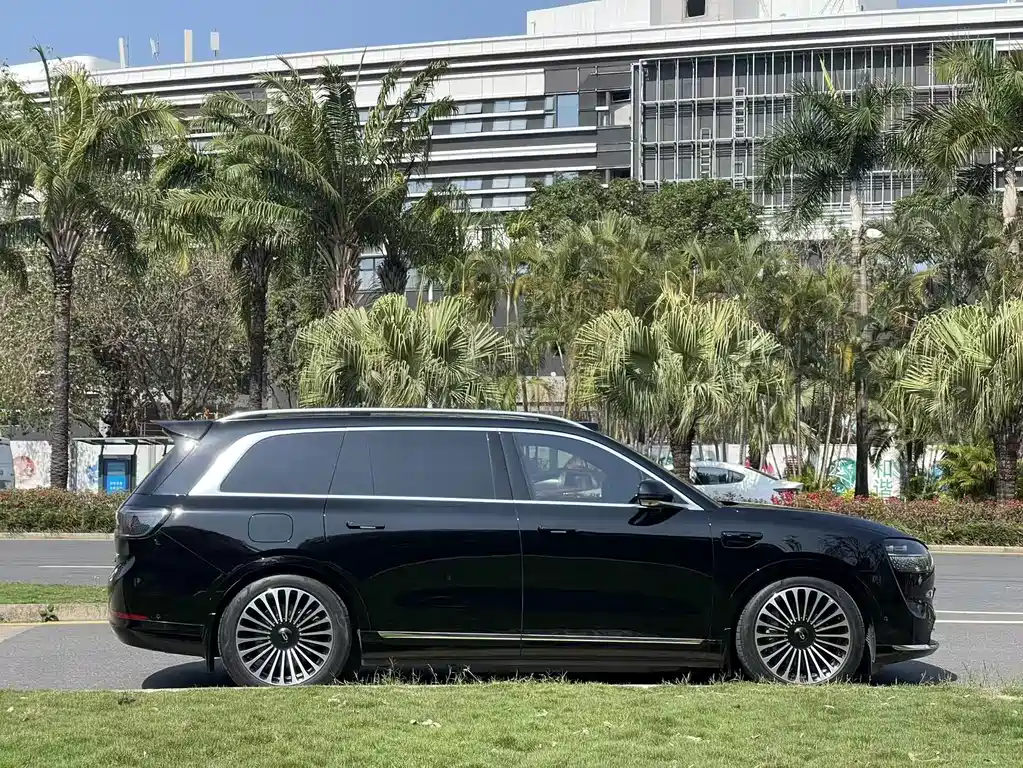 AITO ASK THE WORLD M9