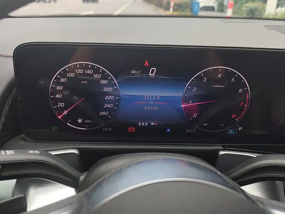 Mercedes-Benz GLB — миниатюра 14