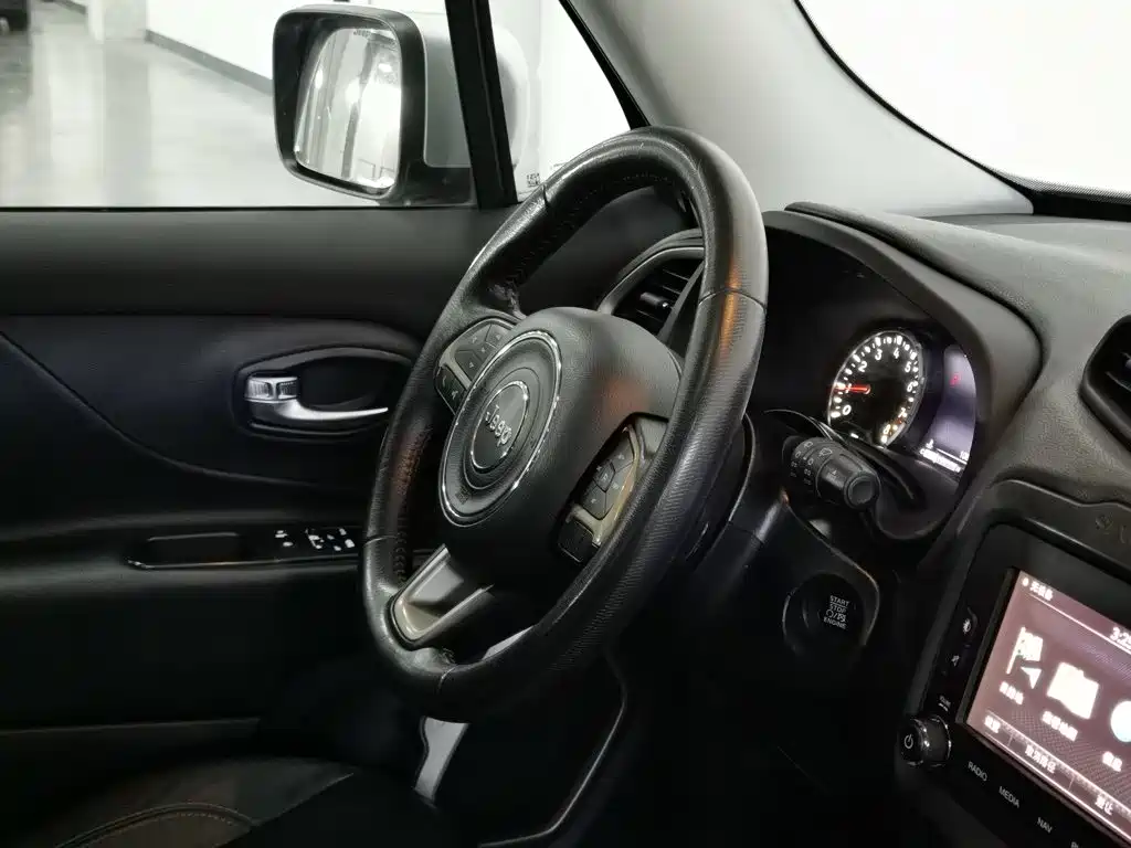 Jeep Renegade — миниатюра 22