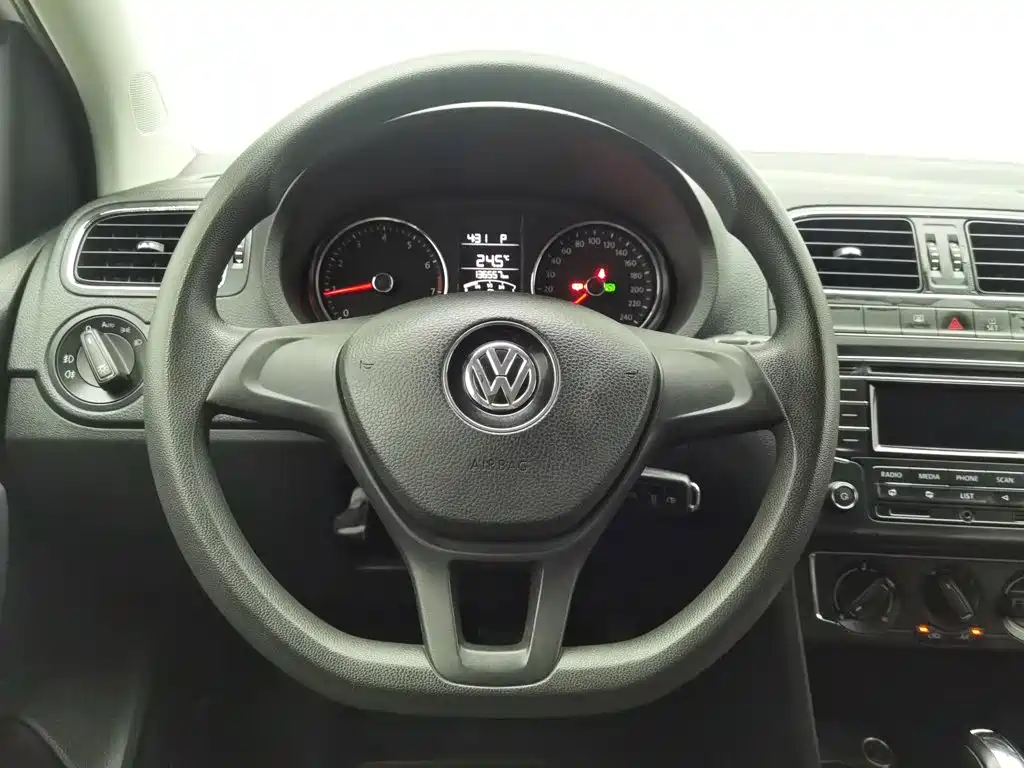 Volkswagen Polo — миниатюра 11