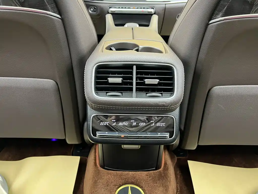Mercedes-Benz GLS — миниатюра 34