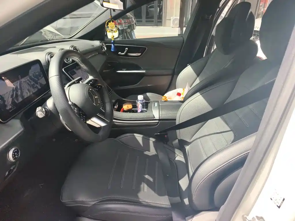 Mercedes-Benz C-Class — миниатюра 11