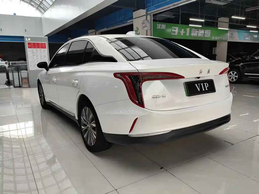 Hongqi E-QM5 2022 431km