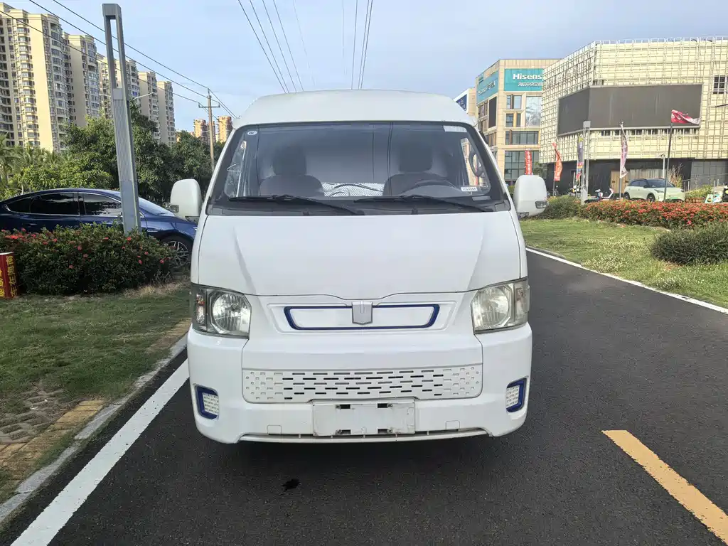 Yuan Cheng Yuan Cheng Xingxiang E6 — миниатюра 2