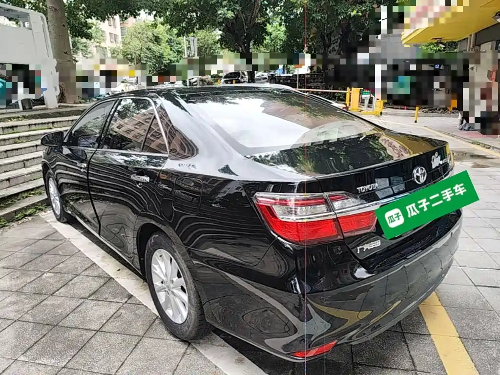 Toyota Camry — миниатюра 5