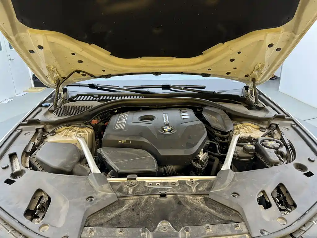 BMW 5 Series — миниатюра 10