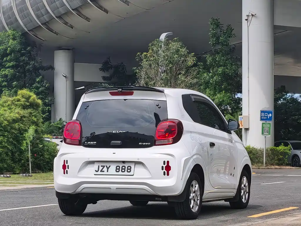 Roewe Clever — миниатюра 7