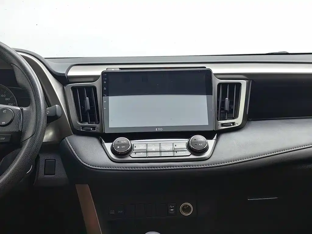 Toyota RAV4 — миниатюра 12
