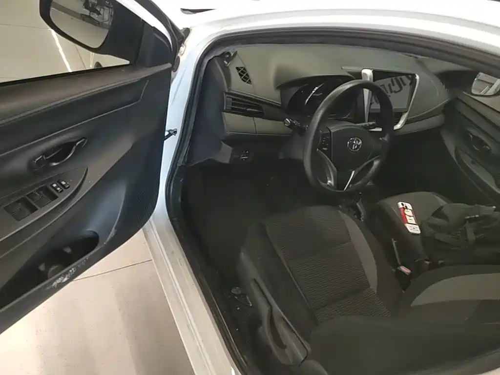 Toyota Vios FS — миниатюра 16