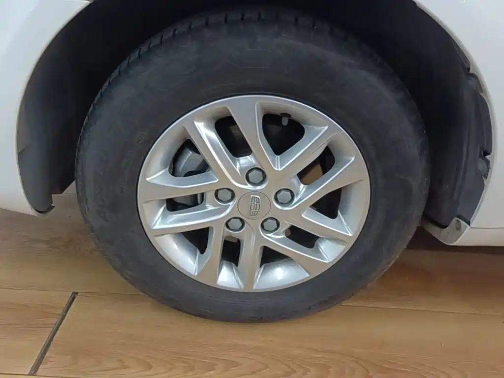 Geely Emgrand — миниатюра 23