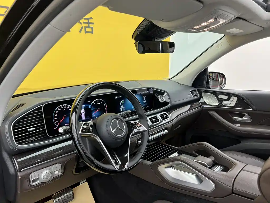 Mercedes-Benz GLS — миниатюра 36