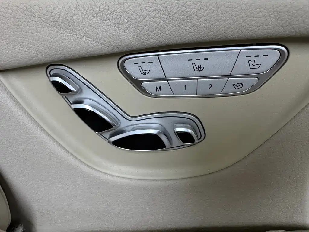 Mercedes-Benz V-Class — миниатюра 11