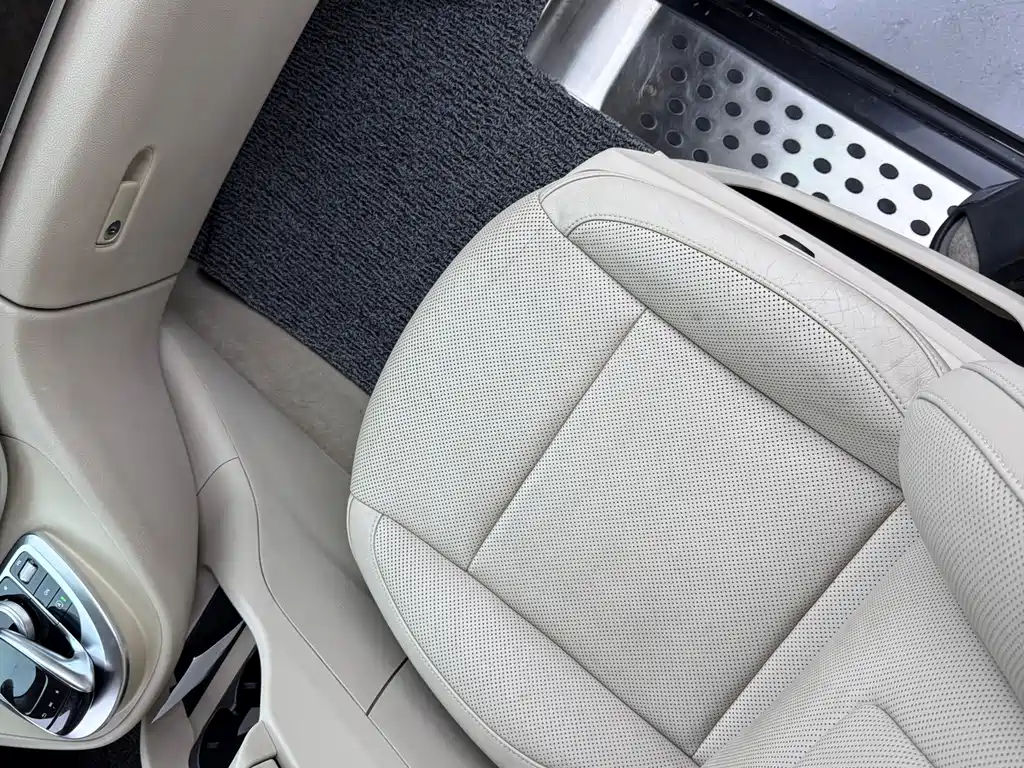 Mercedes-Benz V-Class — миниатюра 13