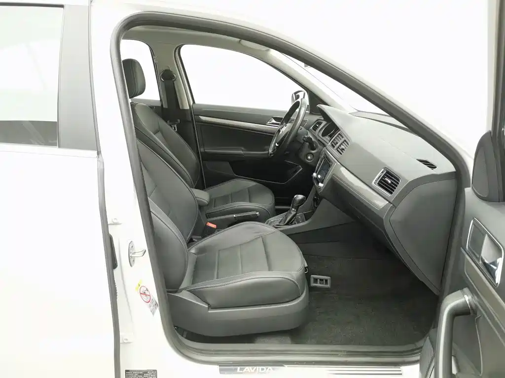 Volkswagen Lavida — миниатюра 23