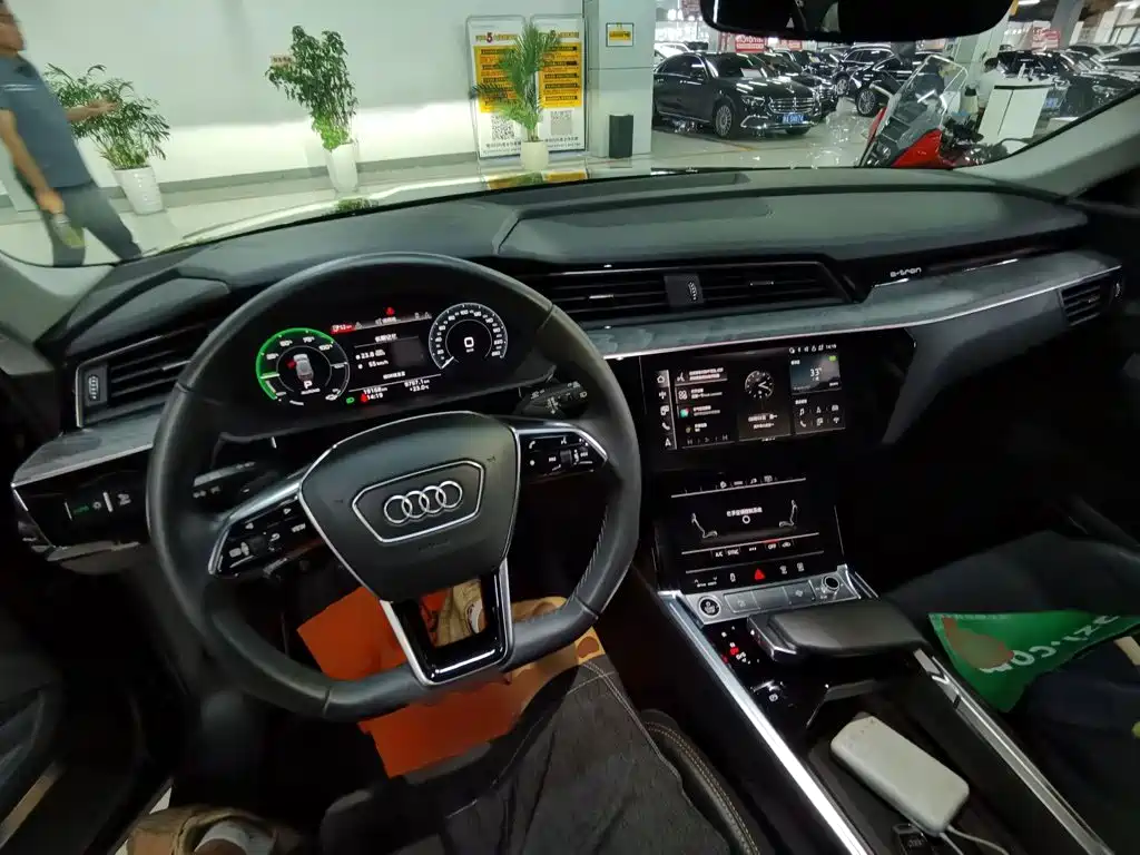 Audi e-tron — миниатюра 10