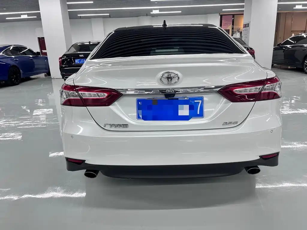 TOYOTA CAMRY
