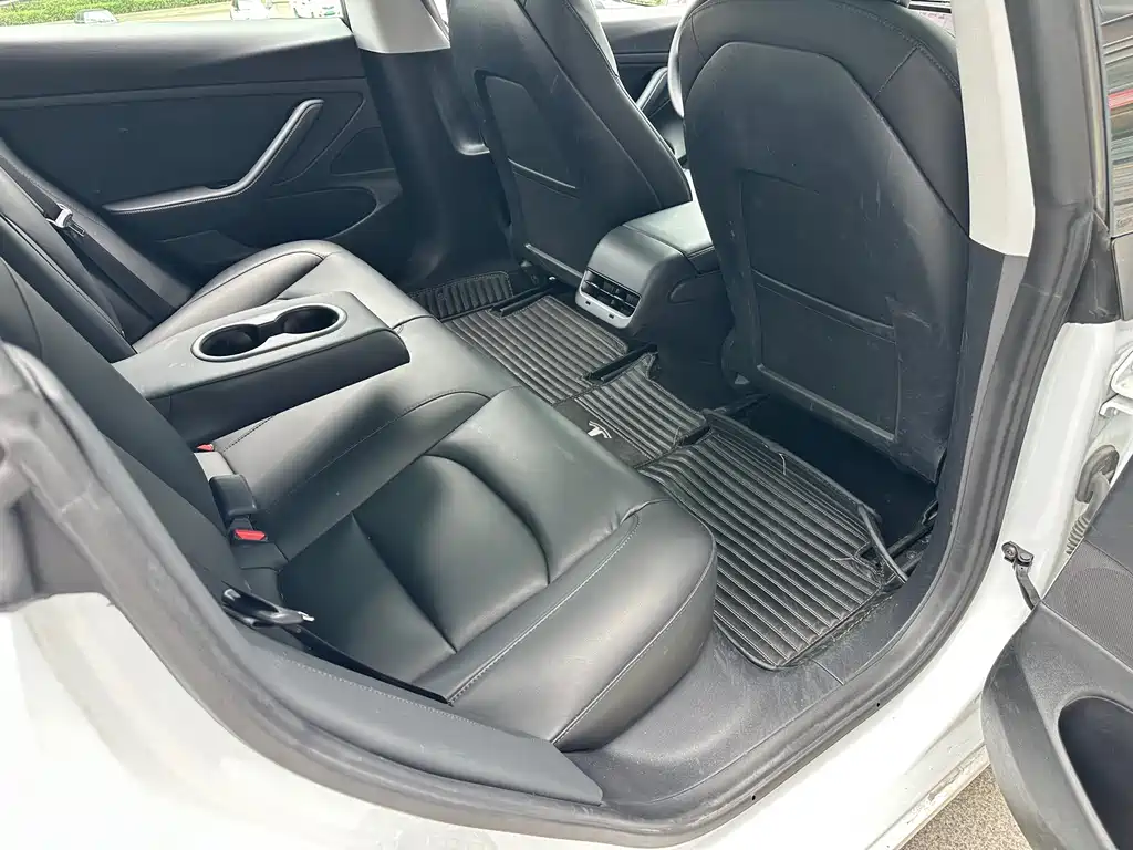 Tesla Model 3 — миниатюра 20