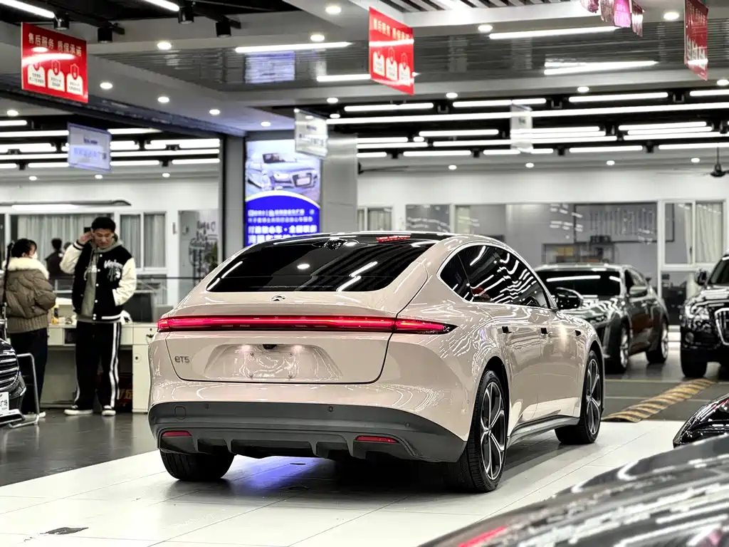 NIO NIO ET5