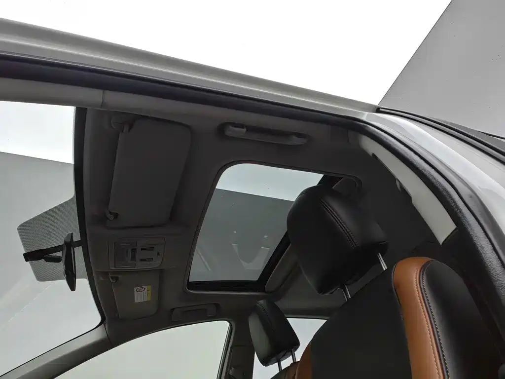 Toyota RAV4 — миниатюра 14