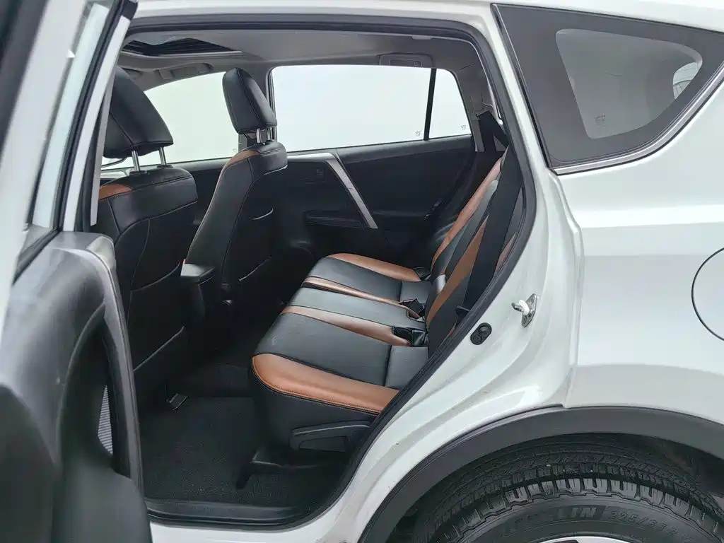 Toyota RAV4 — миниатюра 15