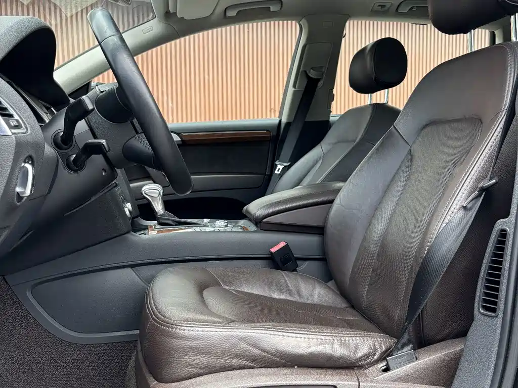 Audi Q7 — миниатюра 7
