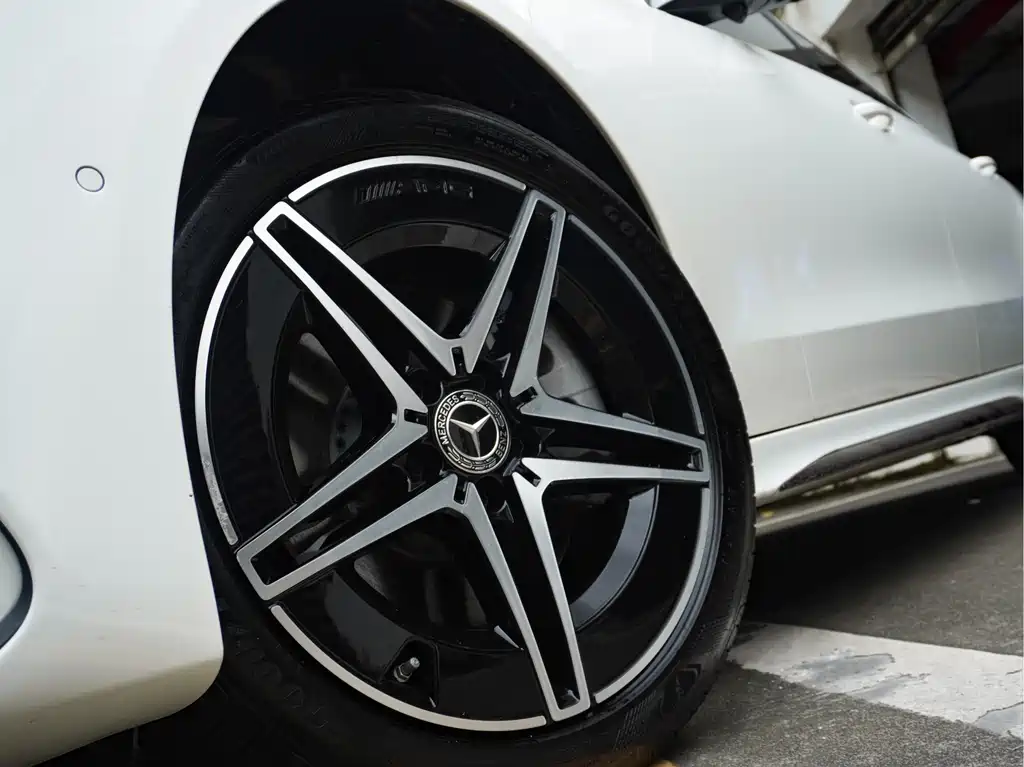 Mercedes-Benz C-Class — миниатюра 5