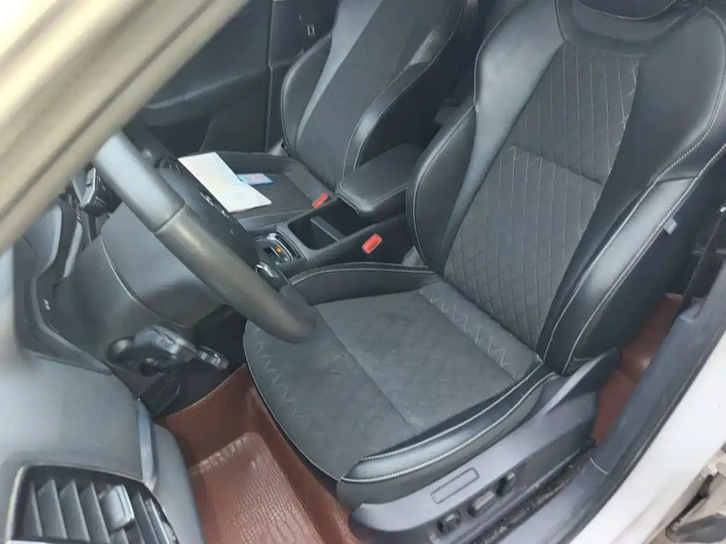 Skoda Karoq — миниатюра 8
