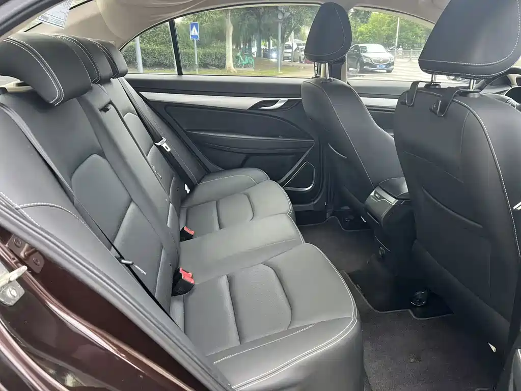 Geely Emgrand — миниатюра 10