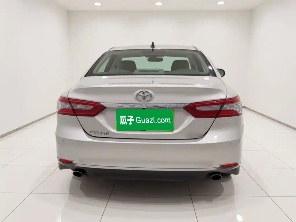 Toyota Camry — миниатюра 5