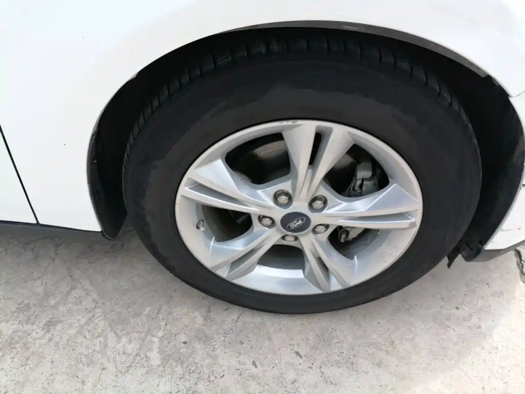 Ford Focus — миниатюра 8