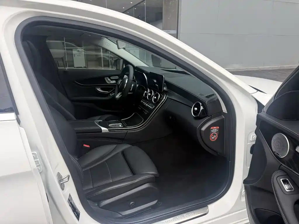 Mercedes-Benz C-Class — миниатюра 7