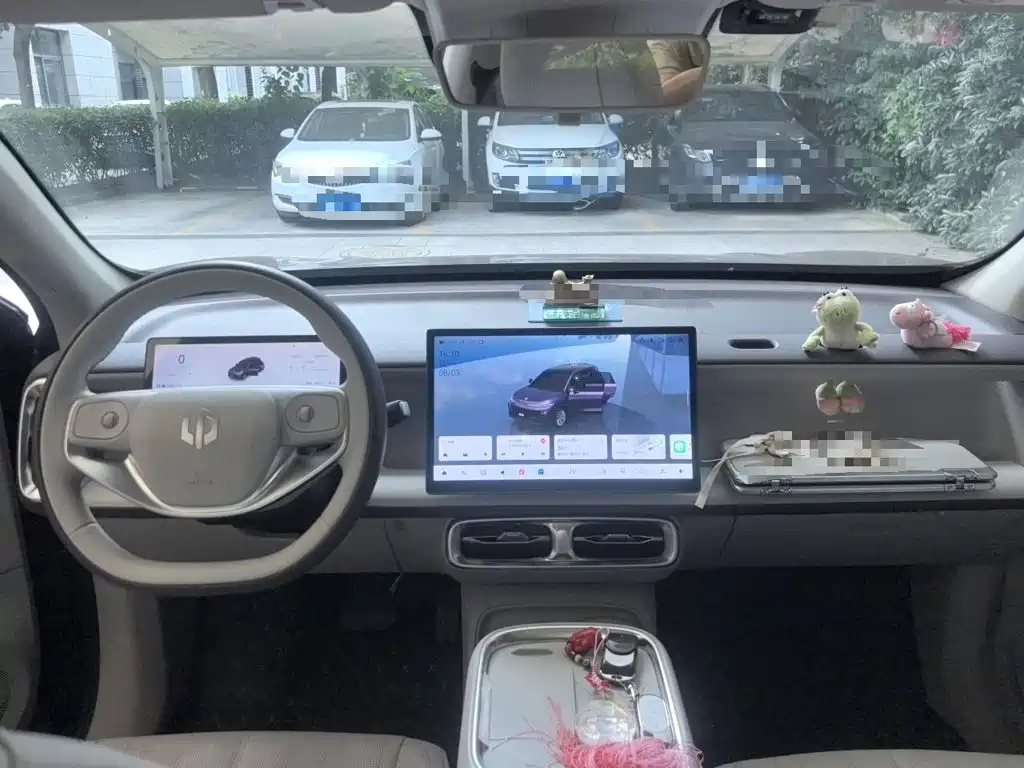 Leapmotor Leapmotor B10 — миниатюра 6
