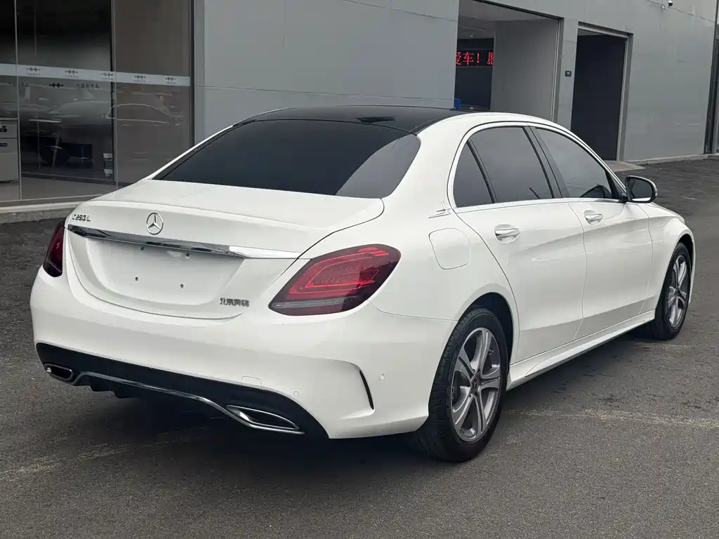 Mercedes-Benz C-Class — миниатюра 10