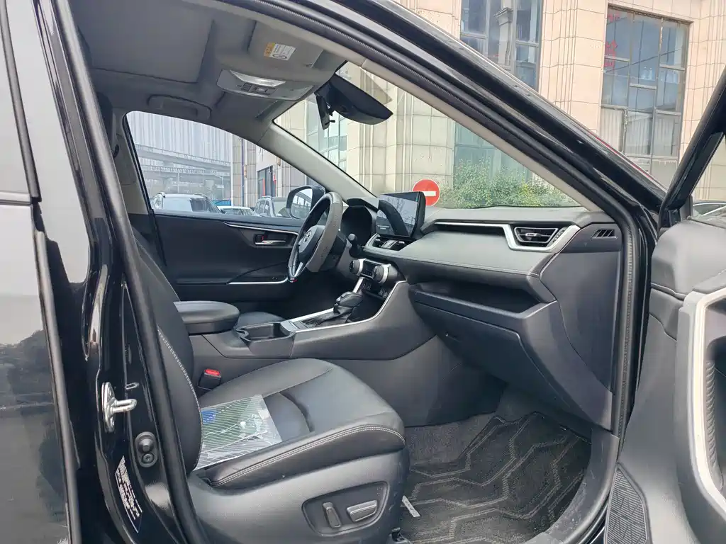 TOYOTA RAV4 RONGFANG