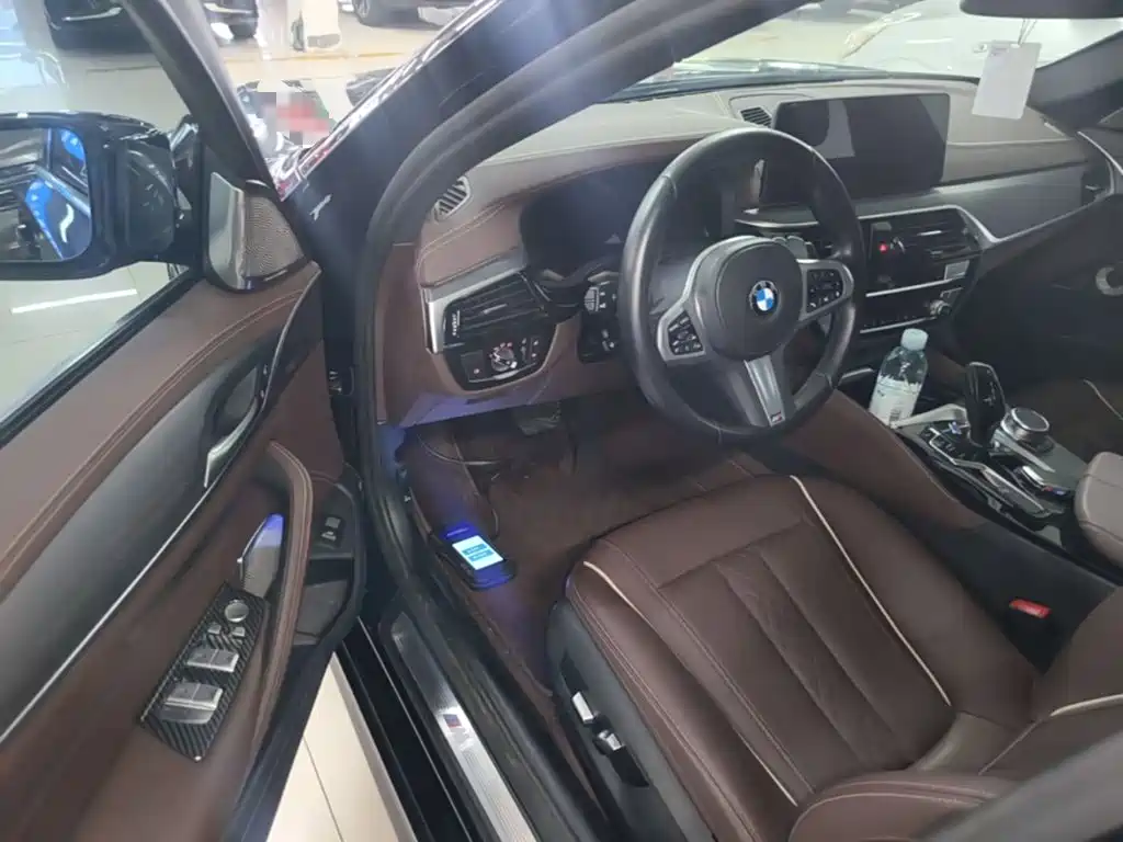 BMW 5 Series — миниатюра 16