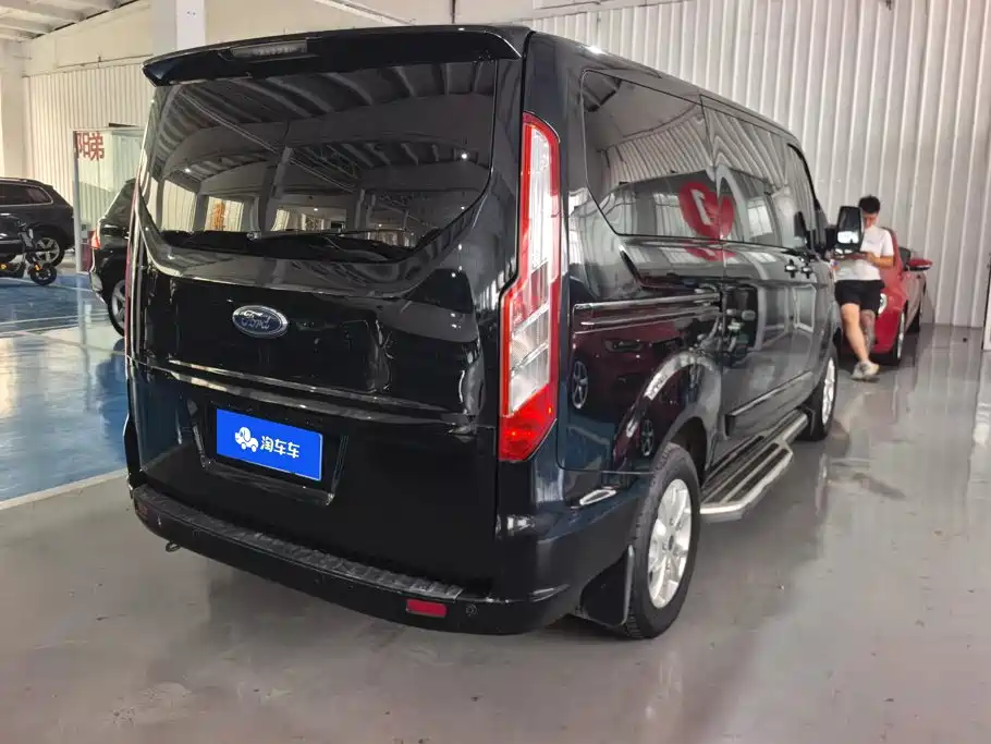 Ford Tourneo — миниатюра 3