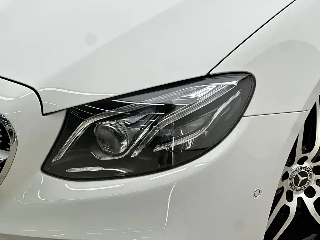 Mercedes-Benz E-Class (Import) — миниатюра 15