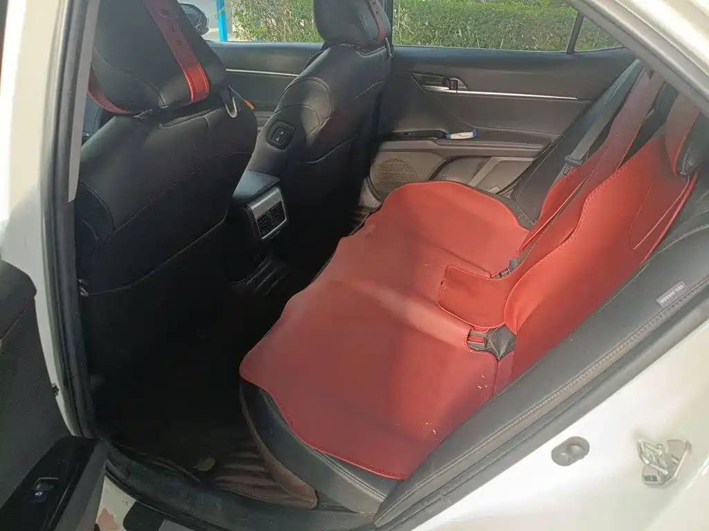 Toyota Camry — миниатюра 18