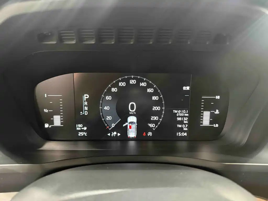 Volvo XC90 2018 T5 5 мест