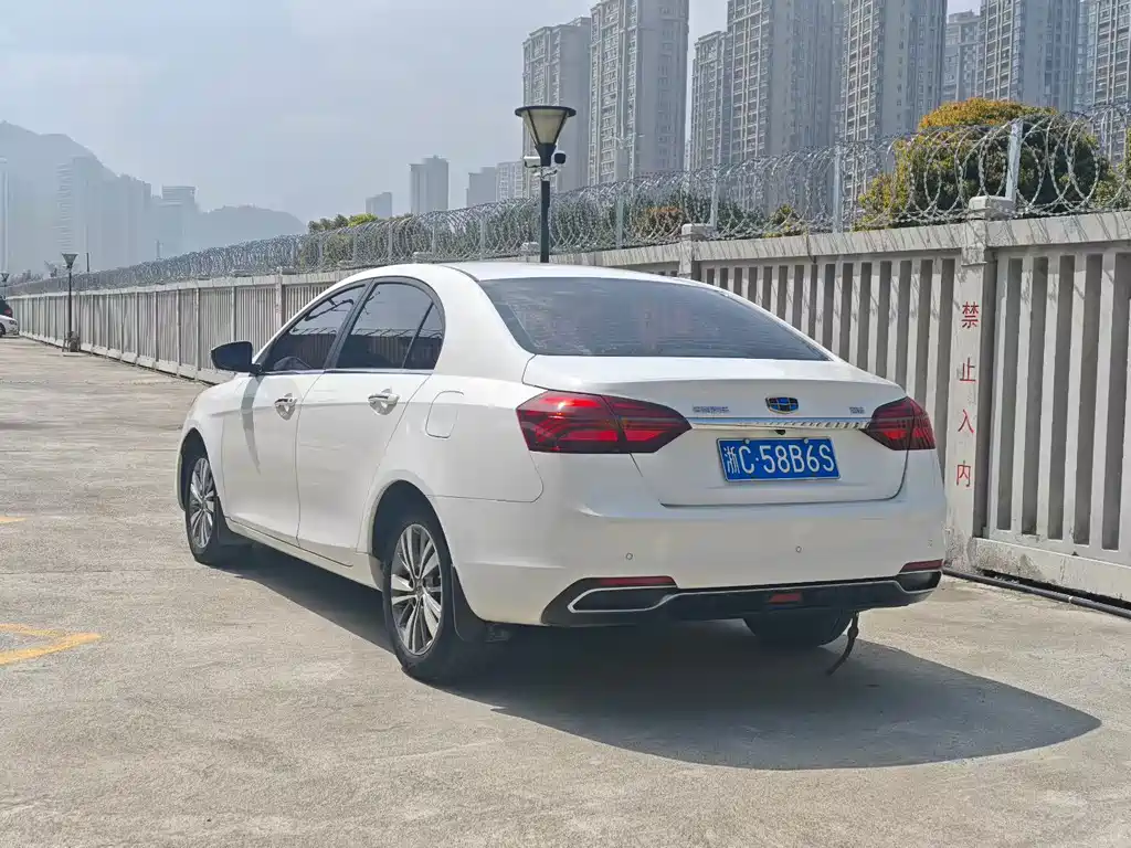 Geely Emgrand — миниатюра 9