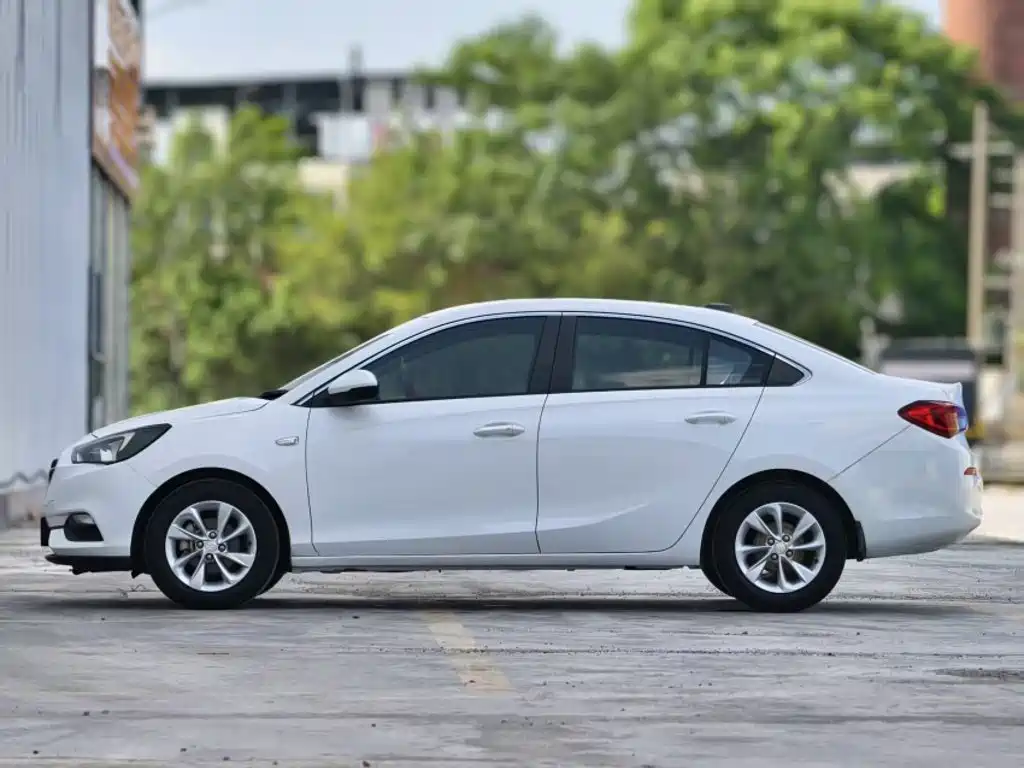 Buick Excelle — миниатюра 3