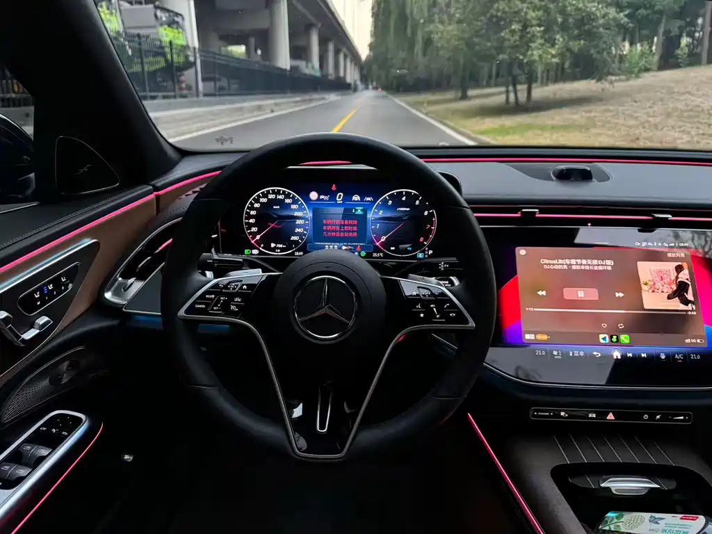 Mercedes-Benz E-Class — миниатюра 4