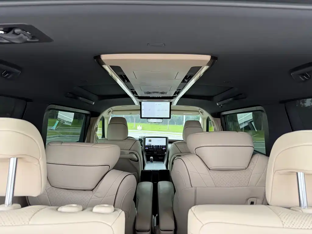 Toyota Vellfire — миниатюра 18