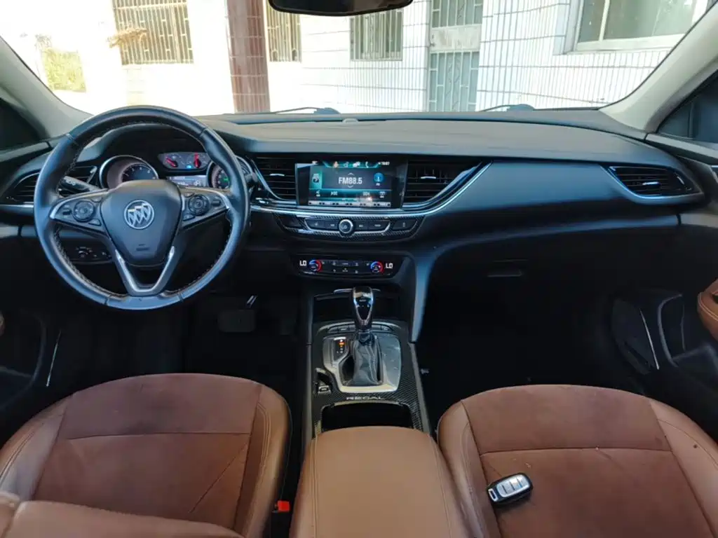 Buick Regal — миниатюра 10