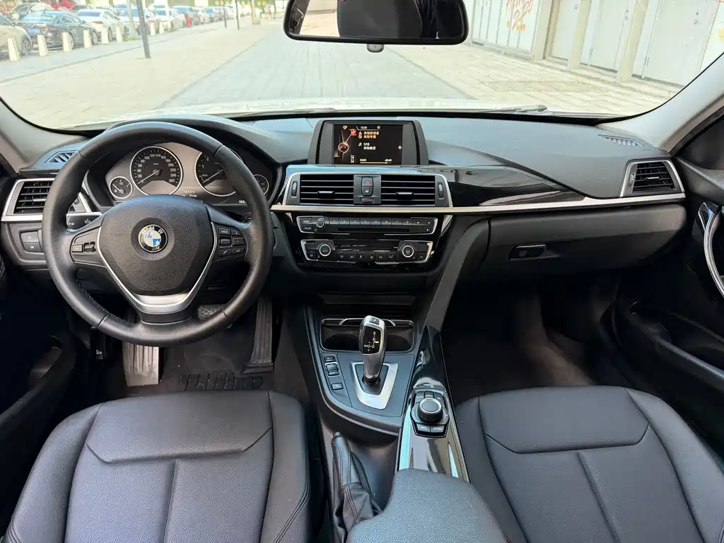 BMW 3 Series — миниатюра 8