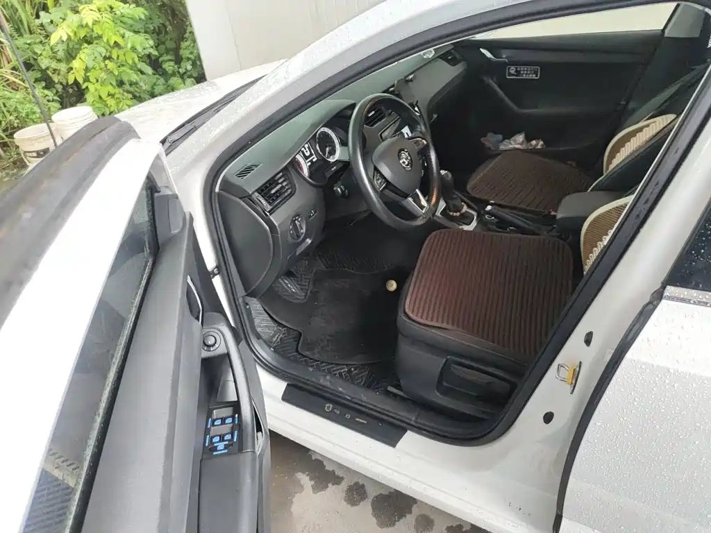 Skoda Octavia — миниатюра 12