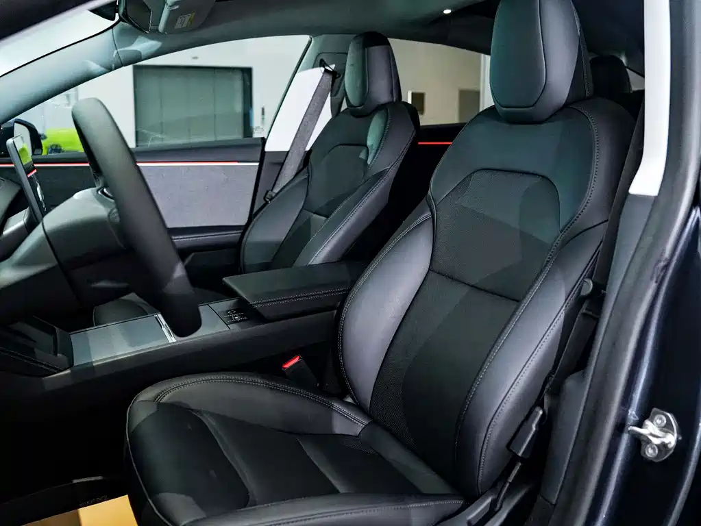 Tesla Model 3 — миниатюра 5